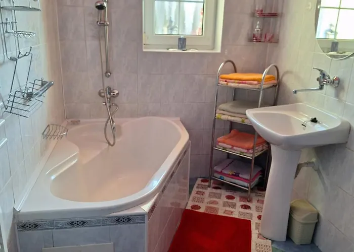 Zuzana Apartament *